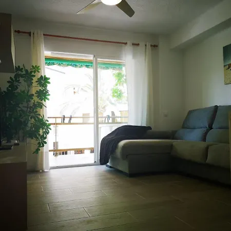 Pineda Playa アパート